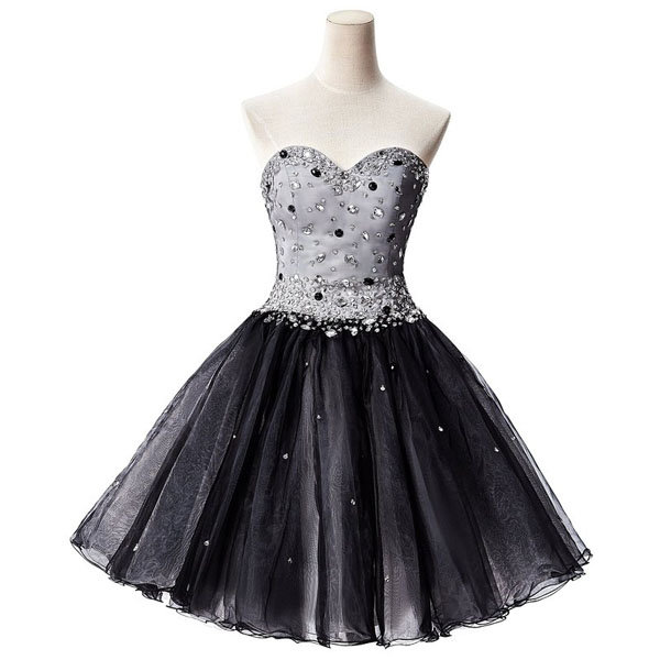 Black Short Tulle Homecoming Dress Showcasing Sweetheart Beaded Embellished Bodice